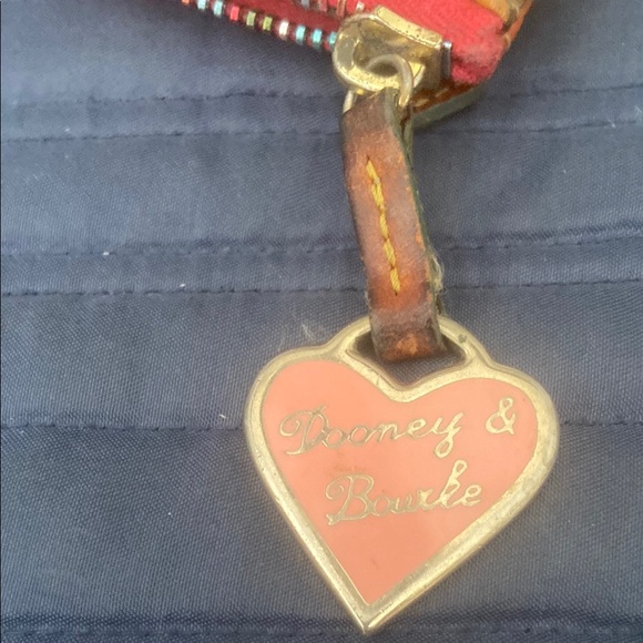 D&B Colorful Heart Pattern Keychain Pouch - Picture 3 of 9